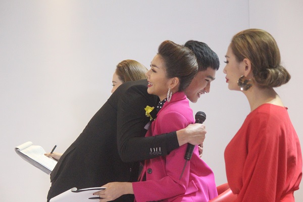 Thánh xéo xắt Nam Trung khiến thí sinh căng thẳng trong buổi casting The Face